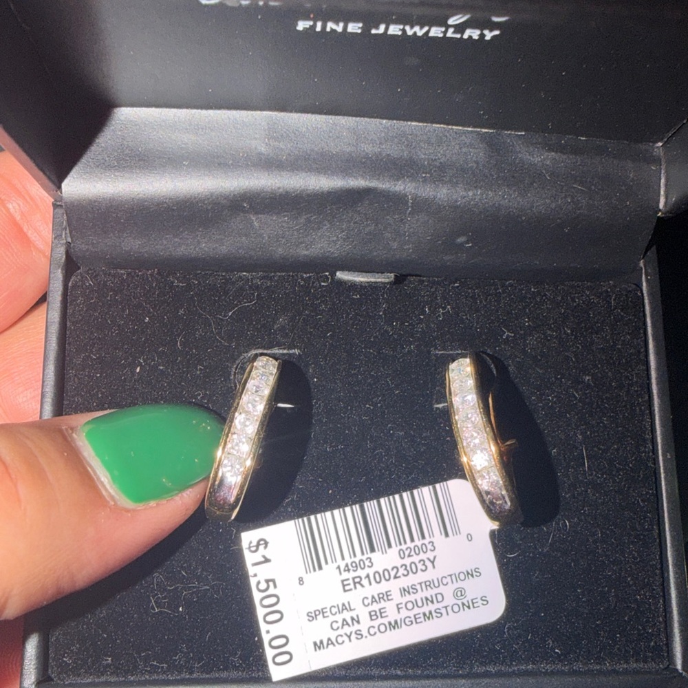 R.H Macy&Co fine jewelry diamond earrings - Picture 15 of 15